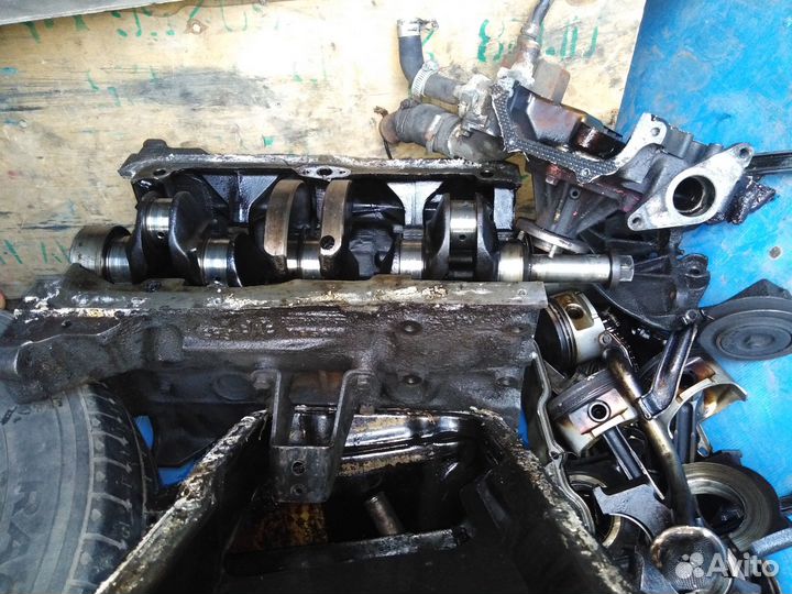 Двигатель в разборе Nissan ka24е