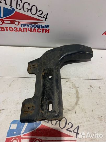 Кронштейн подножки левый Mercedes-Benz Мерседес