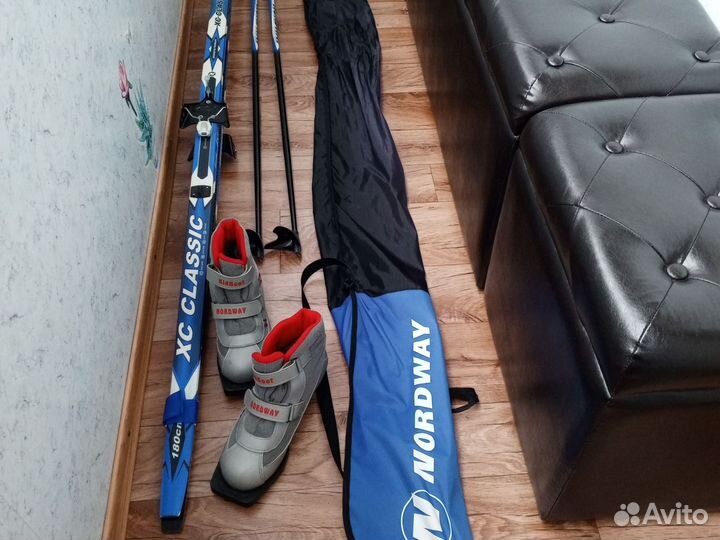 Лыжи с палками и ботинками(р. 38) +чехол
