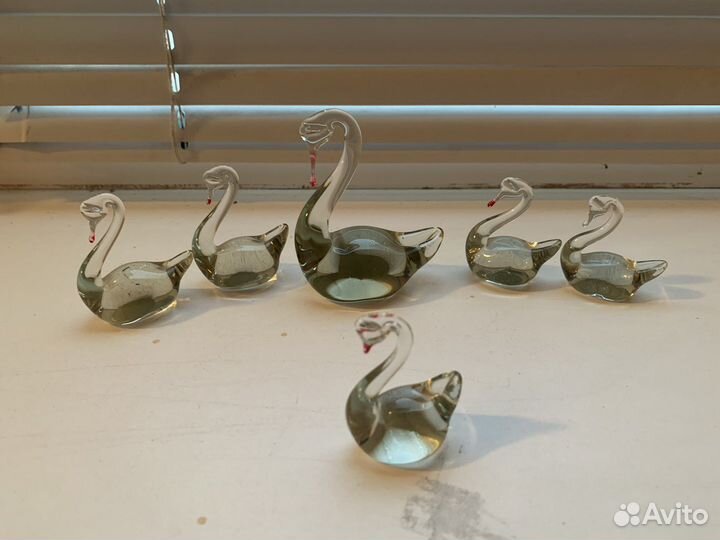 Ваза завод Красный май стекло СССР, лебеди