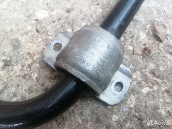 Стабилизатор передний Range Rover Velar L560