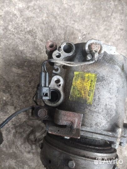 Компрессор кондиционера Mitsubishi Galant 8