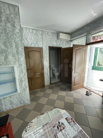 1-к. квартира, 60 м², 1/2 эт.