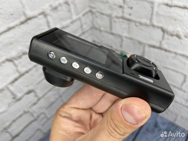 Видеорегистратор с 3 камерами