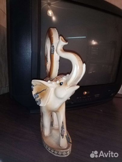 Статуэтки : Слон, Лягушка, Туфелька, Будда