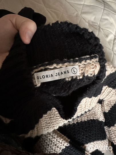 Свитер женский