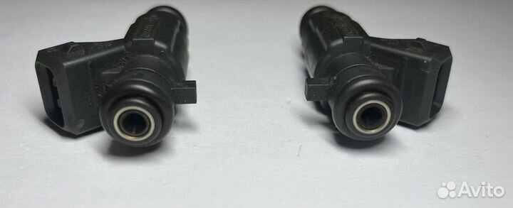 Форсунка инжекторная Volkswagen Touareg AXQ 4.2