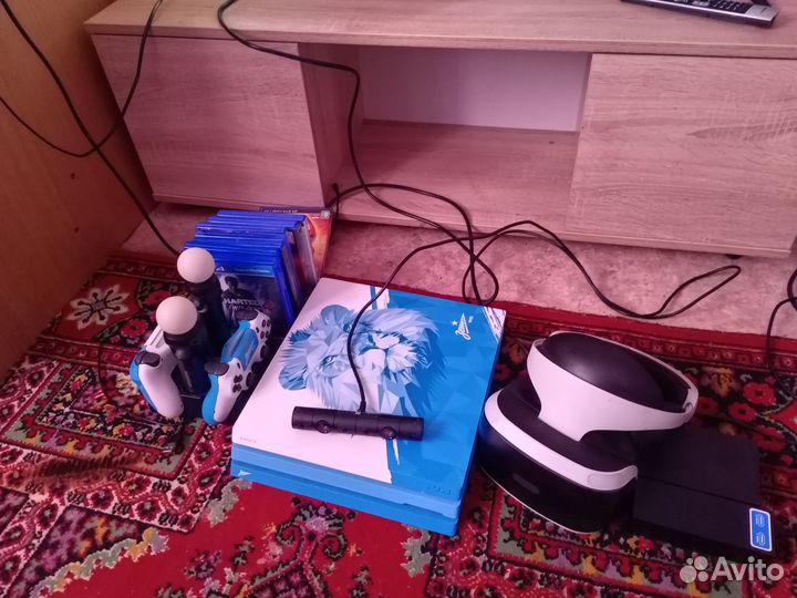 Sony PS4 pro 1tb+vr