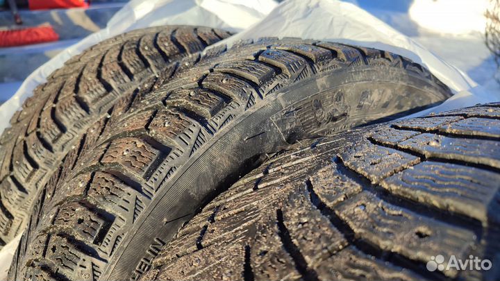 Michelin X-Ice North 4 215/55 R17