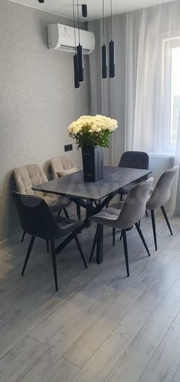 2-к. квартира, 52 м², 6/10 эт.