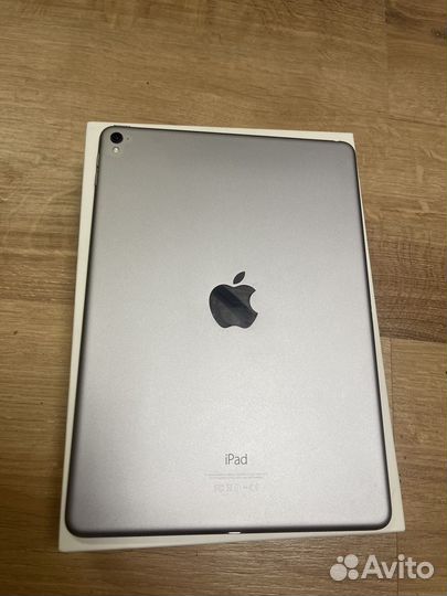 iPad pro 9.7; 128gb; wifi