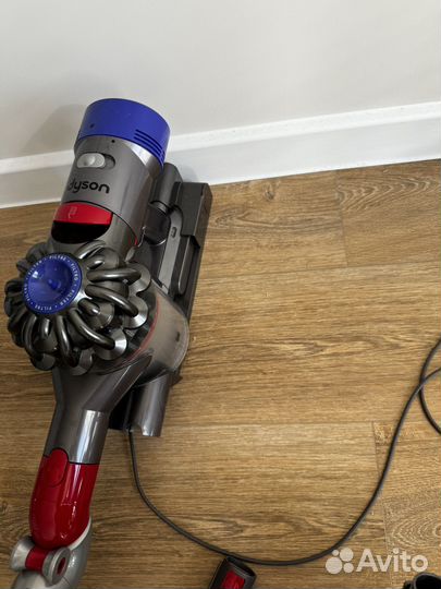 Dyson V8 total clean