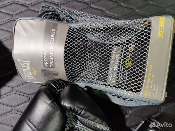 Боксерские перчатки Everlast