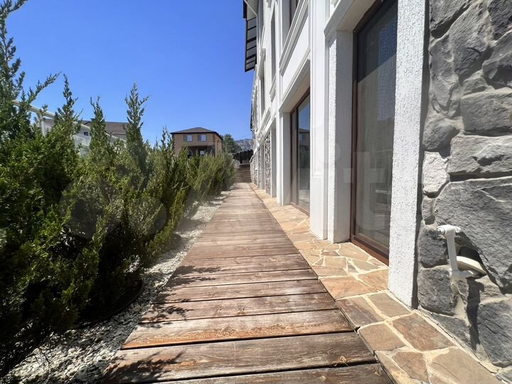 Дом 250 м² на участке 7,5 сот.