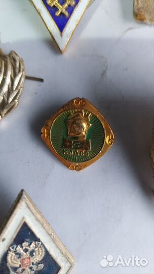 Кокарды и значок СССР