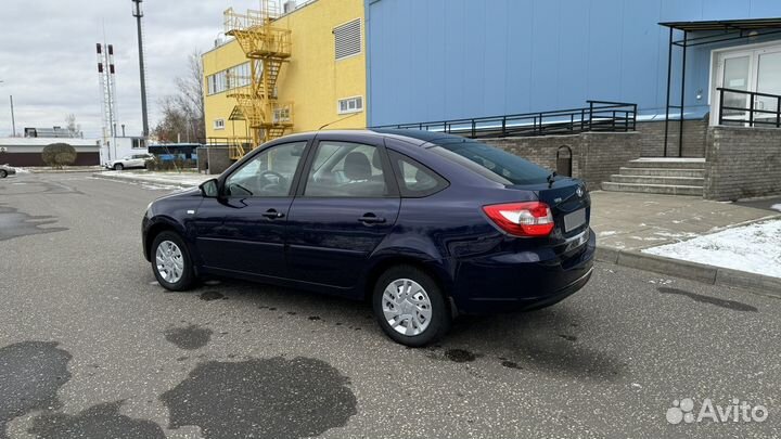 LADA Granta 1.6 МТ, 2016, 100 000 км