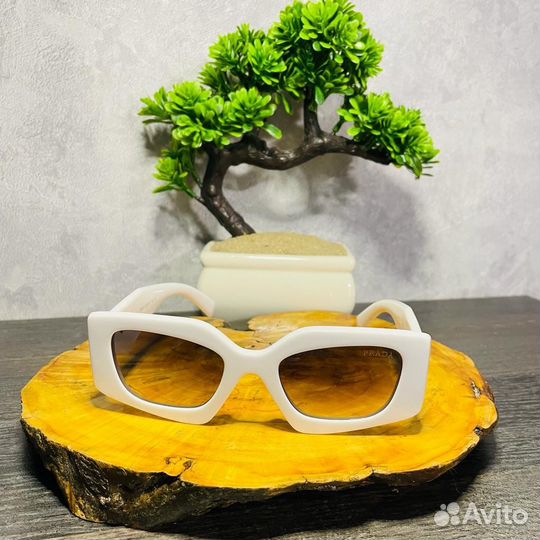 Солнцезащитные очки