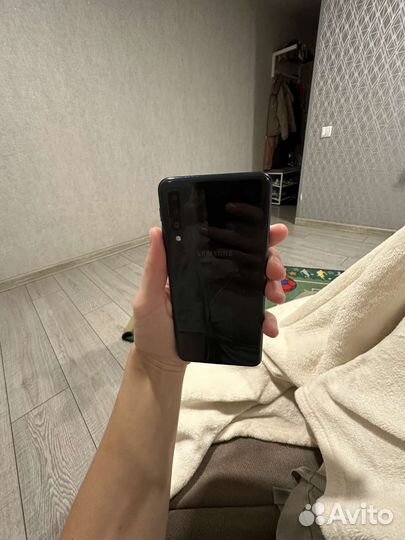 Телефон samsung A7 2018