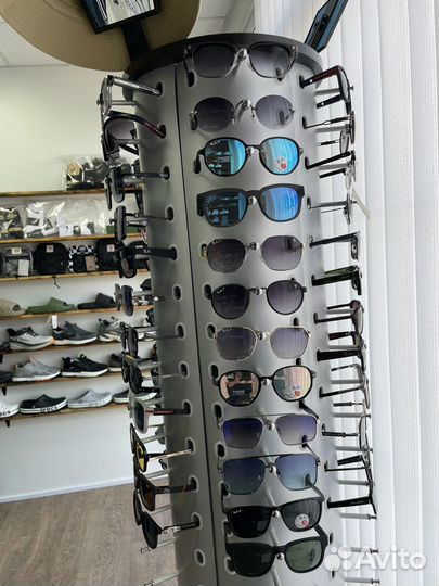 Солнцезащитные очки Ray-ban и др