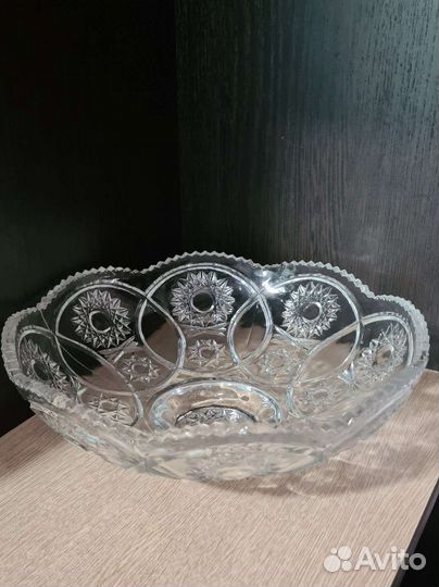 Большая хрустальная ваза