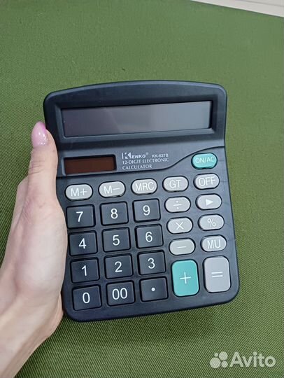 Большой настольный калькулятор