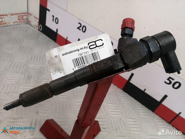 Форсунка Opel Vectra C рест. 2007 55198218