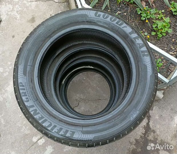 Goodyear EfficientGrip 225/55 R17