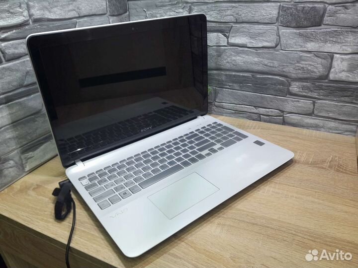 M.18476 Sony 21,8 Ghz/4GB/500GB/GT740M