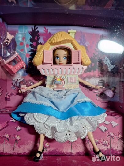 Disney Collector Alice In Wonderland