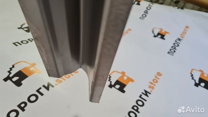 Ремонтный порог правый Ford Kuga