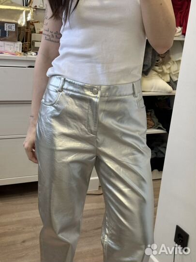 Кожаные брюки серебряные mango 46