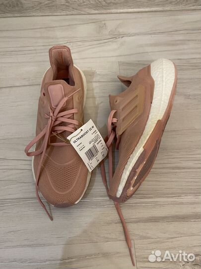 Кроссовки Adidas Ultraboost 22 W 40