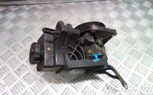 Насос гу дизельный mercedes benz vito W639 (2RT14BT01)