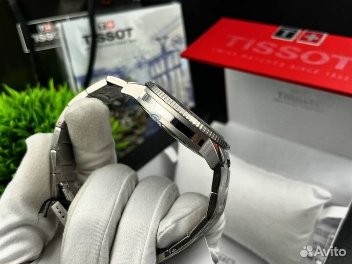 Очень красивые мужские часы Tissot Seastar 1853