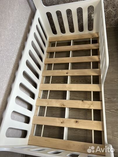 Продам кроватку домик