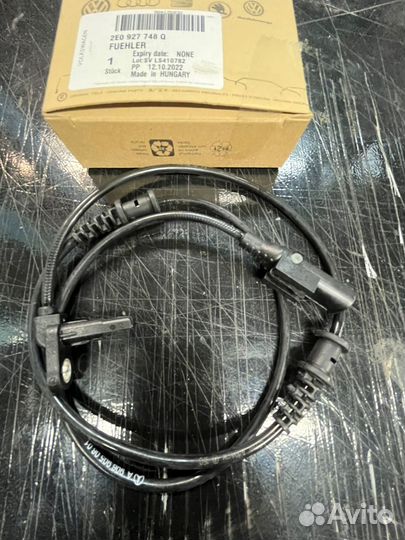 Датчик ABS перед VAG 2E0927748Q Crafter Sprinter