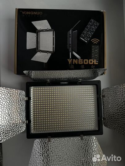 Видеосвет Yongnuo yn600L 5500К (адаптер в подарок)