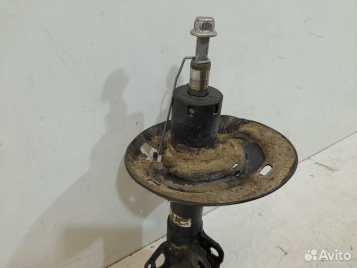 Амортизатор передний левый Toyota Camry V70 2018