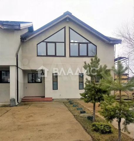 4-к. квартира, 120 м², 1/3 эт.