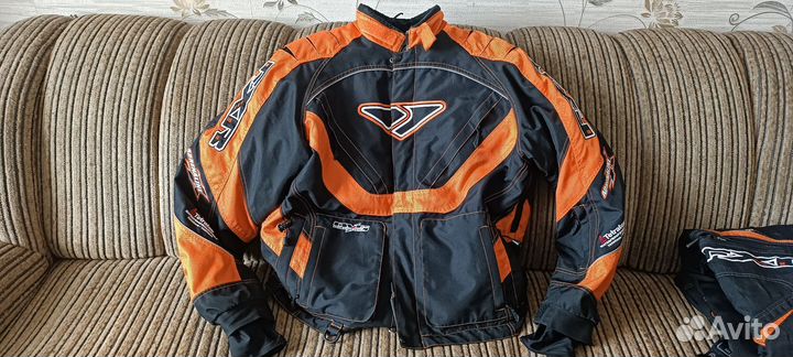 Продаётся снегоходный костюм FXR adrenaline