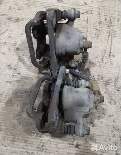 Суппорт задний nissan serena c25