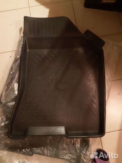 Автомобильные коврики резиновые