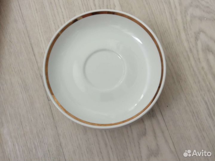 Тарелки-блюдца крупные