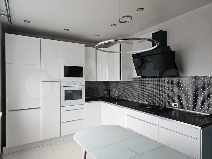 3-к. квартира, 83 м², 6/10 эт.