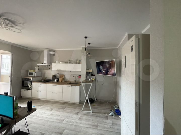 3-к. квартира, 108 м², 3/9 эт.