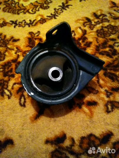 Подушку двигателя хонда Hr-v