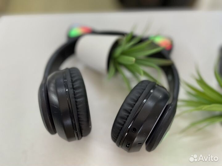 Беспроводные наушники с ушками STN28 (новые)