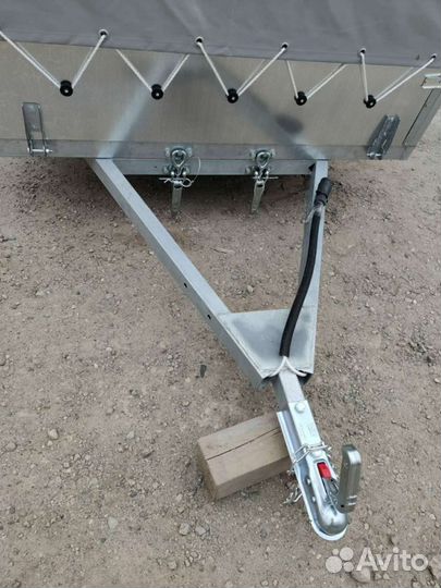 Прицеп для легкового автомобиля 2.6*1.32 от пфс