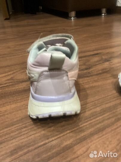 Кроссовки на девочку