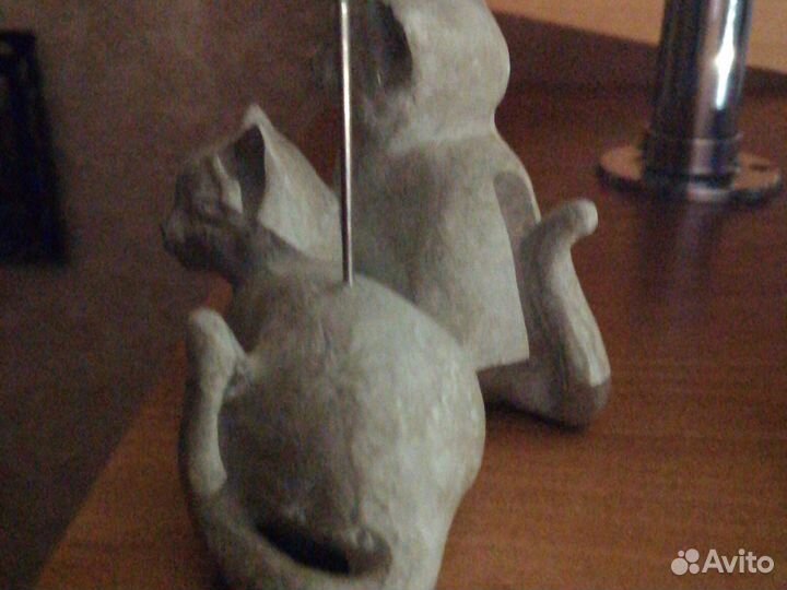 Статуэтка-держатель